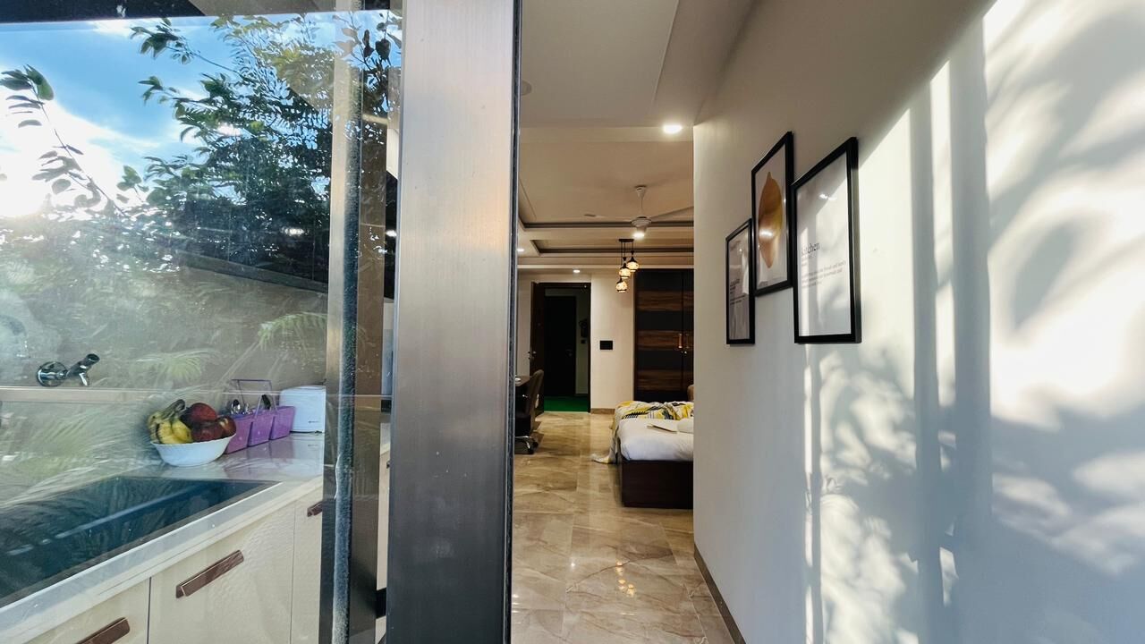 Gurgaon, Apartments, Flats, Houses & Villas, INR 4200/day,  Furnished,  Studio,  375 Sq. Feet,  Studio Apartment Dlf Cyber City Gurgaon