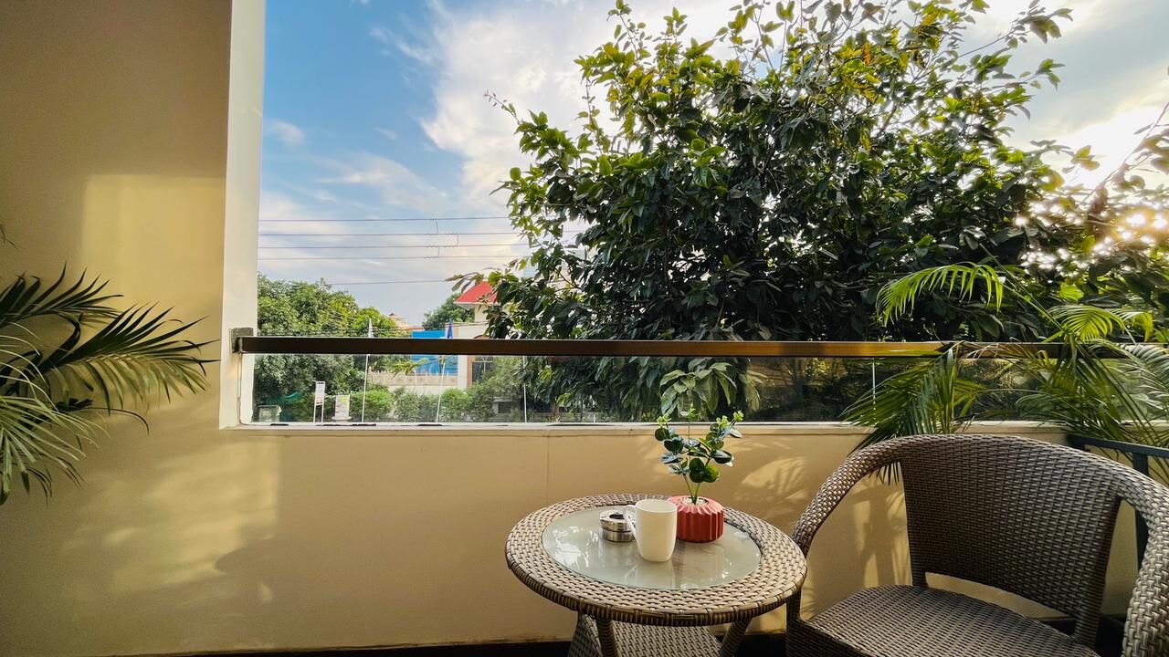 Gurgaon, Apartments, Flats, Houses & Villas, INR 4200/day,  Furnished,  Studio,  375 Sq. Feet,  Studio Apartment Dlf Cyber City Gurgaon