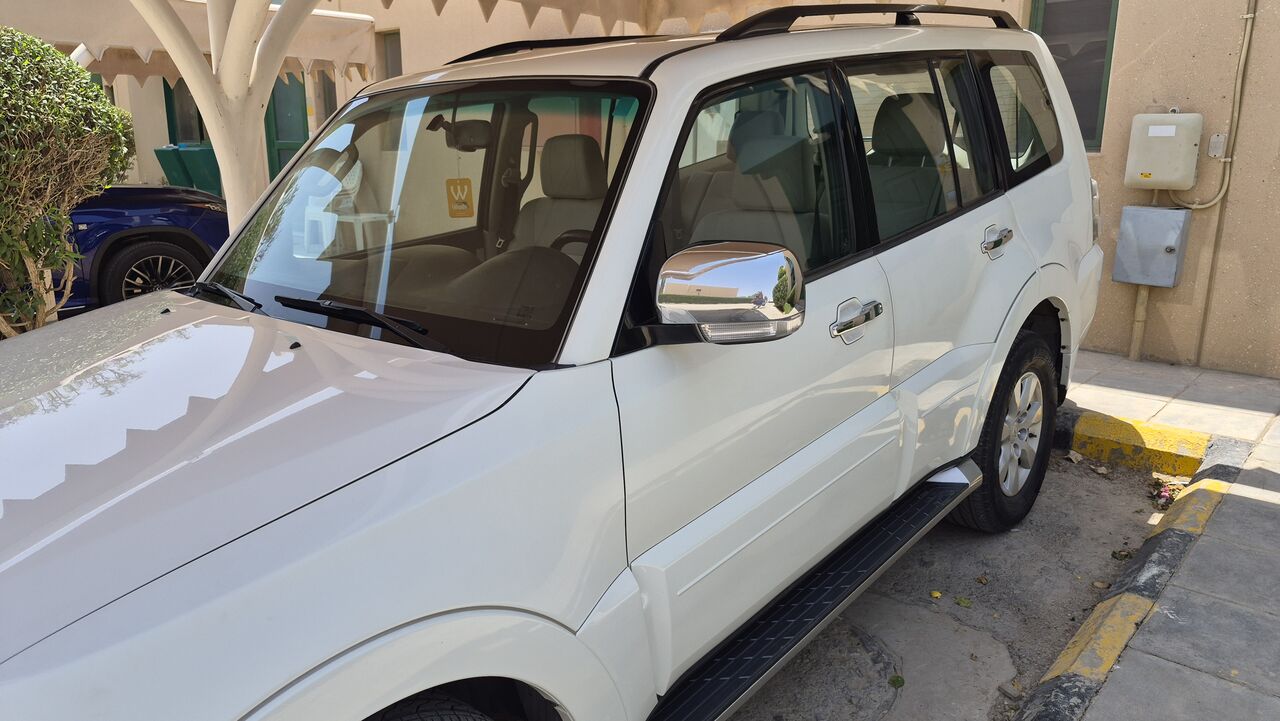 Riyadh, Vehicles, Cars & Trucks , SAR 60,  Mitsubishi Pajero,  2018,  Automatic,  120000 KM,   For Sale