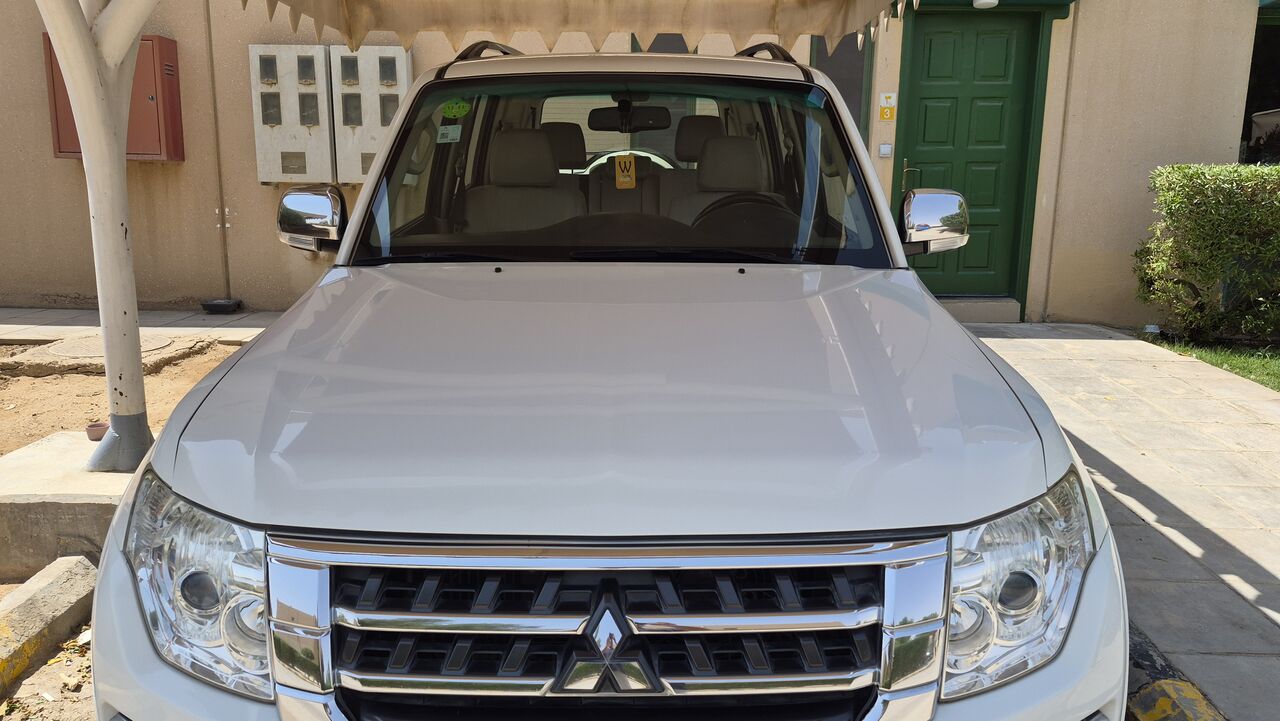 Riyadh, Vehicles, Cars & Trucks , SAR 60,  Mitsubishi Pajero,  2018,  Automatic,  120000 KM,   For Sale
