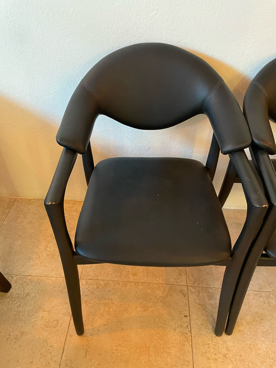 Khobar, Household Items, SAR 100,  🪑 Wooden Dining Chairs – Leather Seat | 4 Pieces