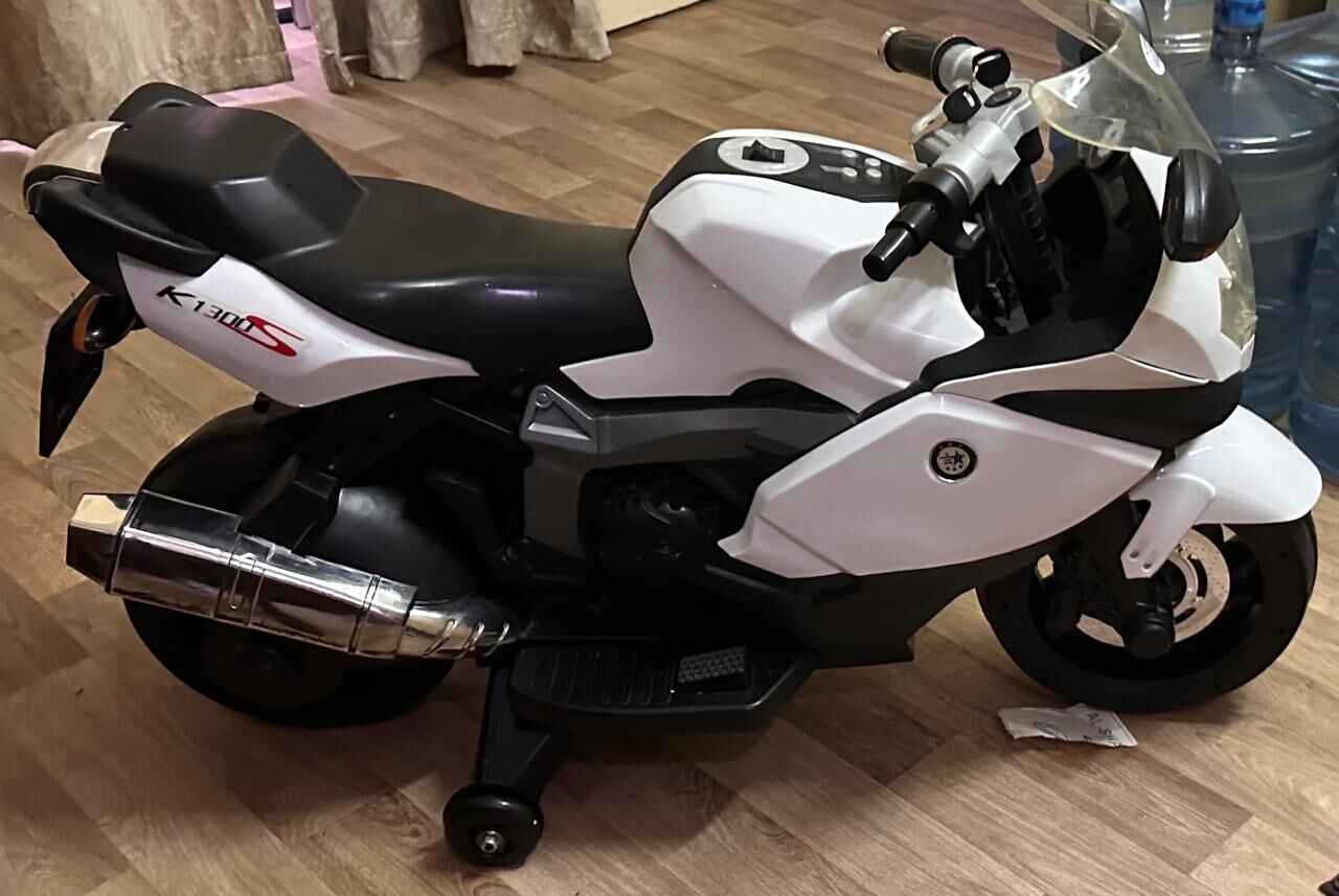 Riyadh, Toys & Games, SAR 300,  Kids Electric Ride-On Bike &ndash; Never Used- BMW-K1300s