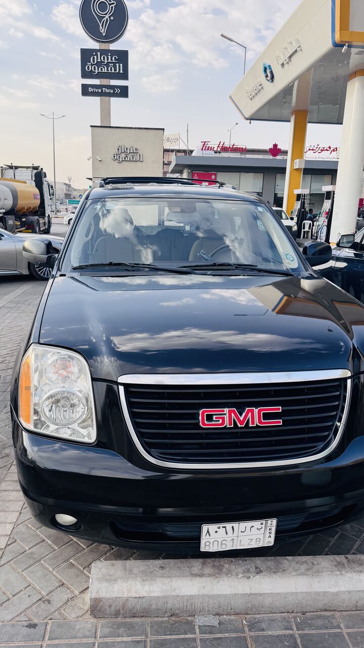 Riyadh, Vehicles, Cars & Trucks , SAR 41500,  Gmc Yukon,  2012,  Automatic,  253 KM,  Neat And Clean Car
