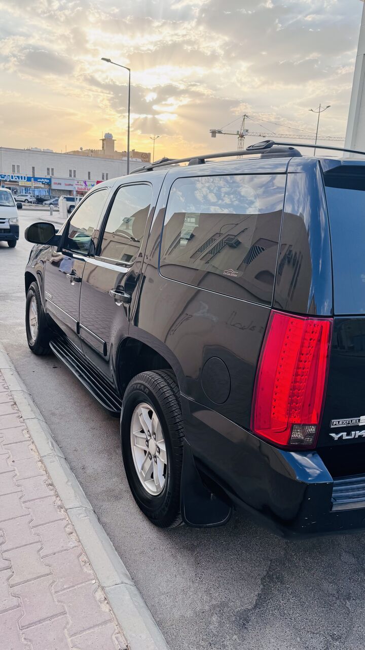 Riyadh, Vehicles, Cars & Trucks , SAR 41500,  Gmc Yukon,  2012,  Automatic,  253 KM,  Neat And Clean Car
