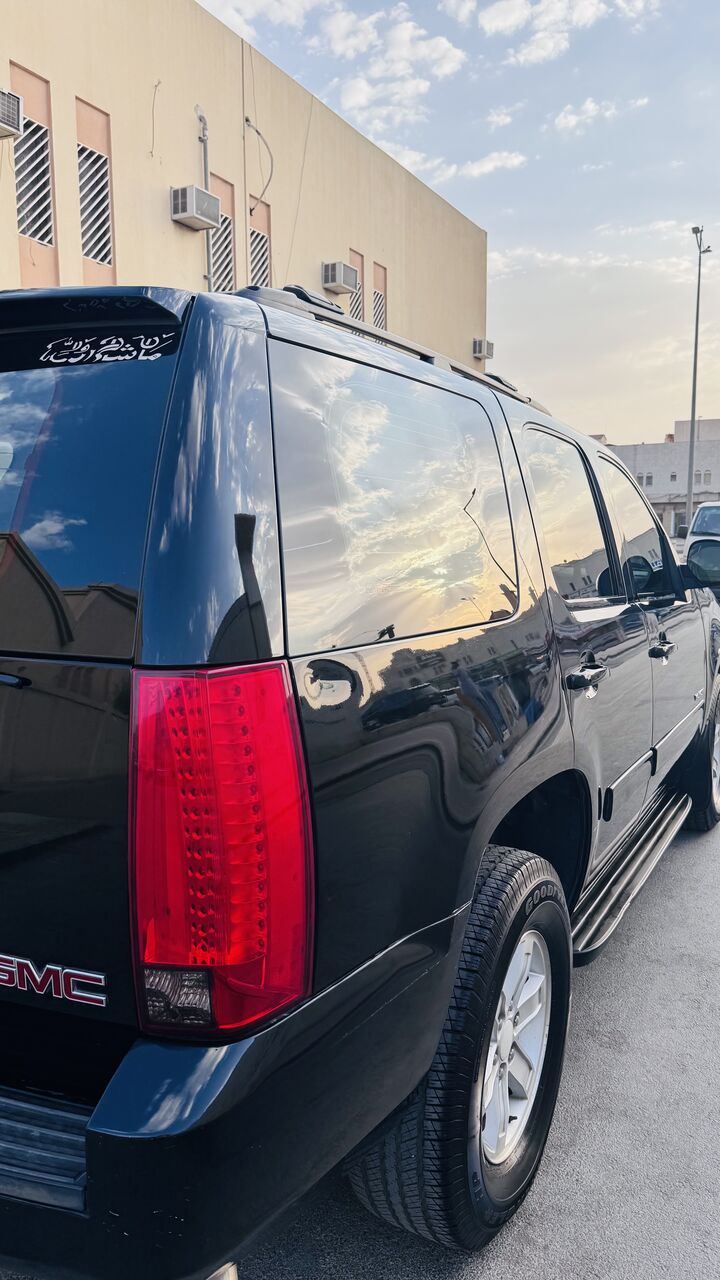 Riyadh, Vehicles, Cars & Trucks , SAR 41500,  Gmc Yukon,  2012,  Automatic,  253 KM,  Neat And Clean Car