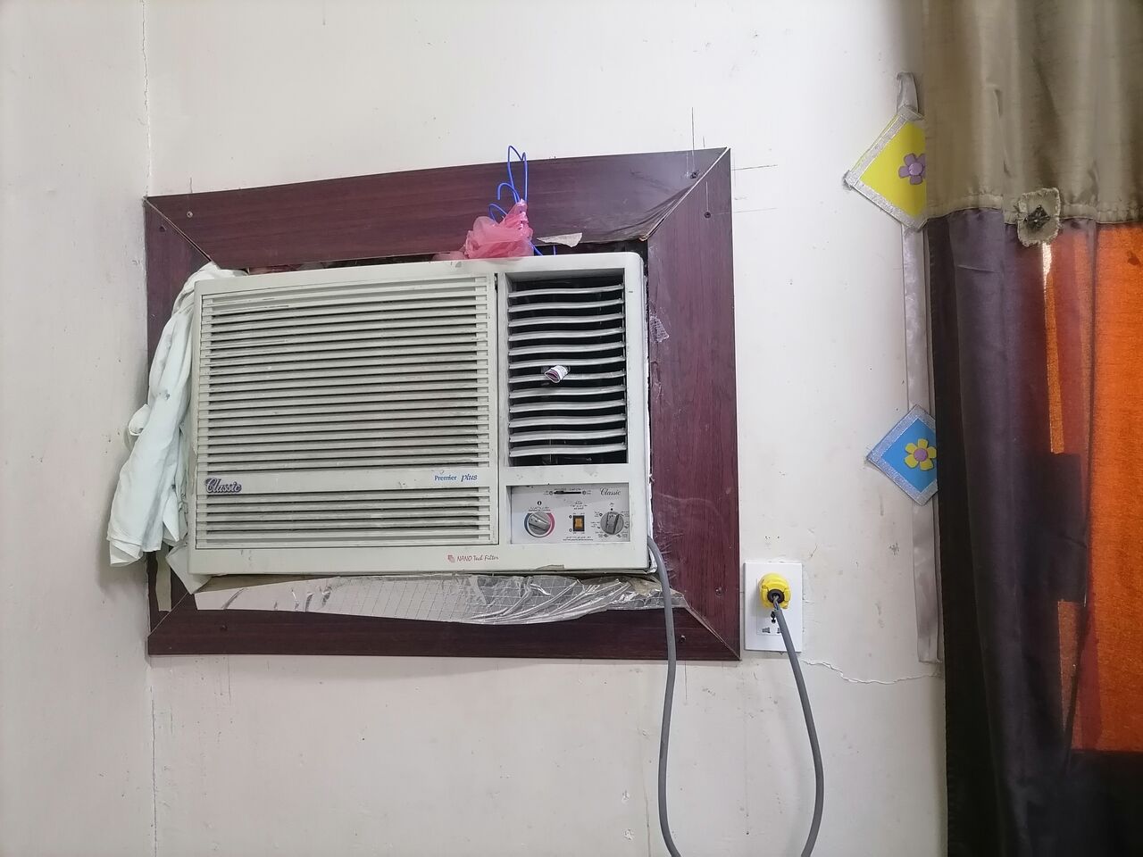 Khobar, Air Conditioners, SAR 900,  AC, Refrigerator 300 Liter, Bed, Cloth Wardrobe For Sale