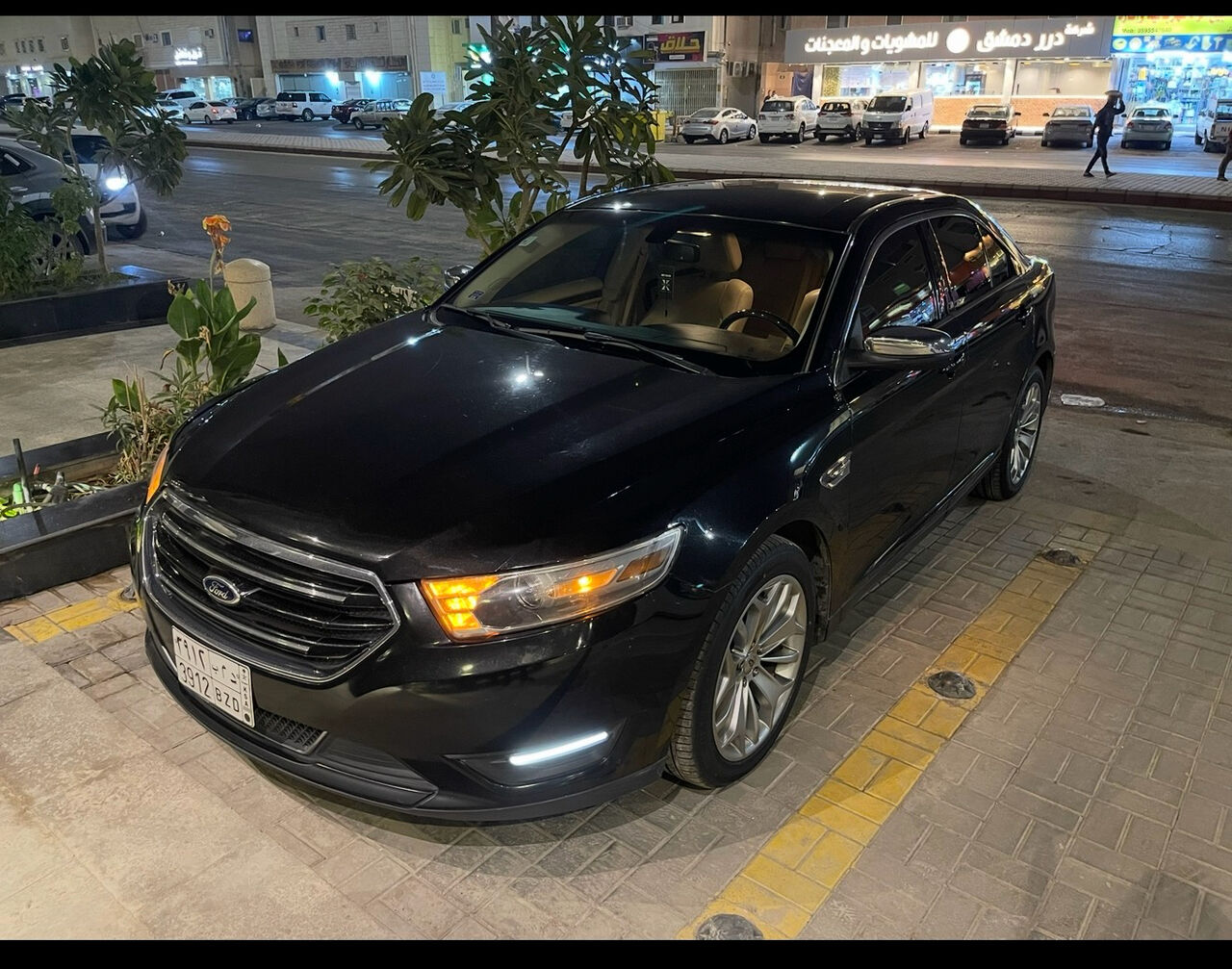 Riyadh, Vehicles, Cars & Trucks , SAR 35000,  Ford Taurus,  2013,  Automatic,  295000 KM,   -