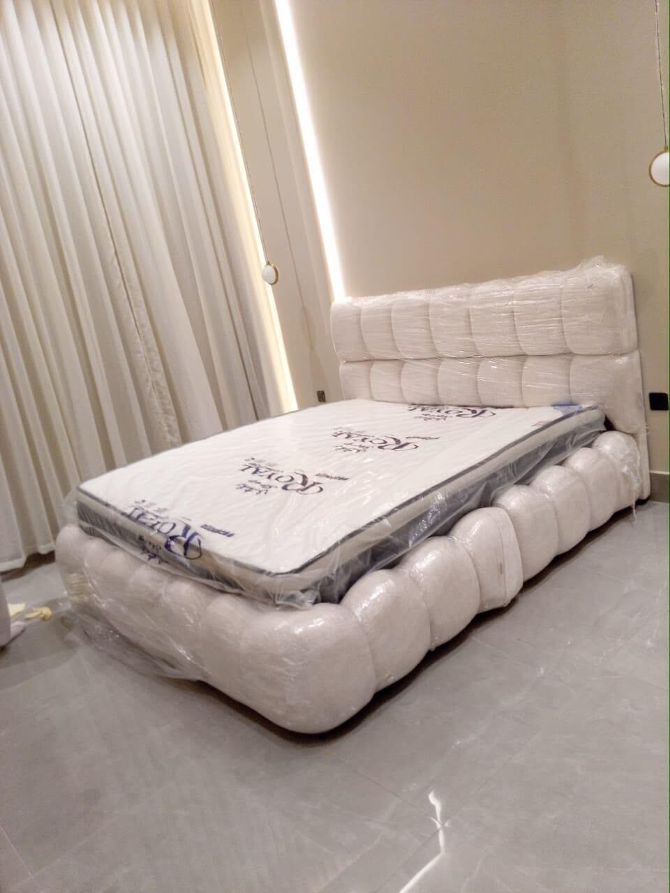 Jeddah, Furniture, SAR 1,  New Classic Luxurious Decore Beds Available At Affordable Price