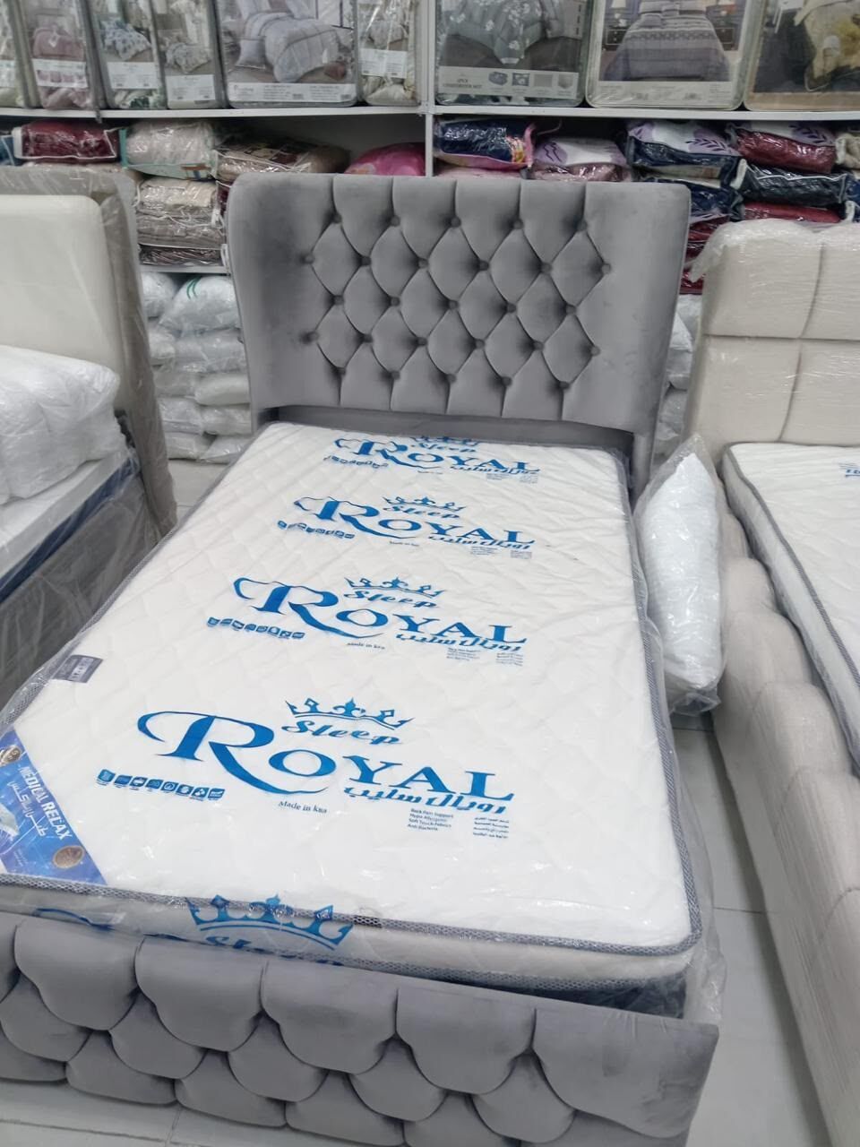 Jeddah, Furniture, SAR 1,  New Classic Luxurious Decore Beds Available At Affordable Price