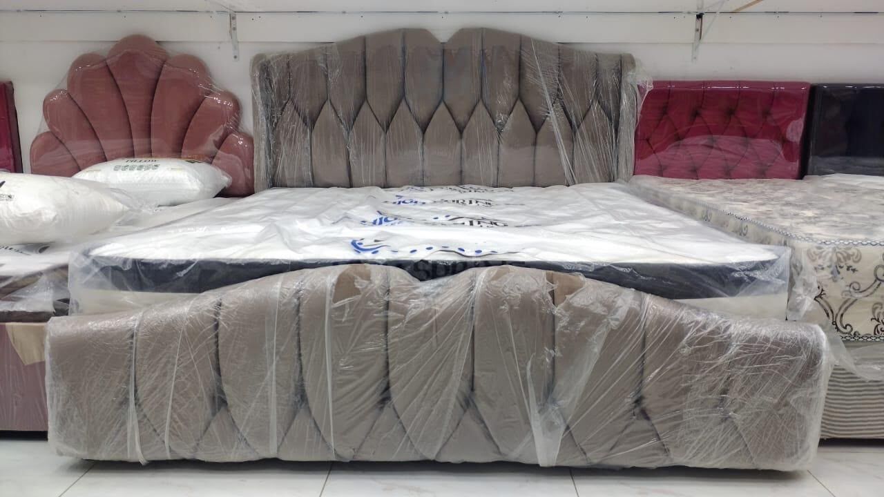 Jeddah, Furniture, SAR 1,  New Classic Luxurious Decore Beds Available At Affordable Price