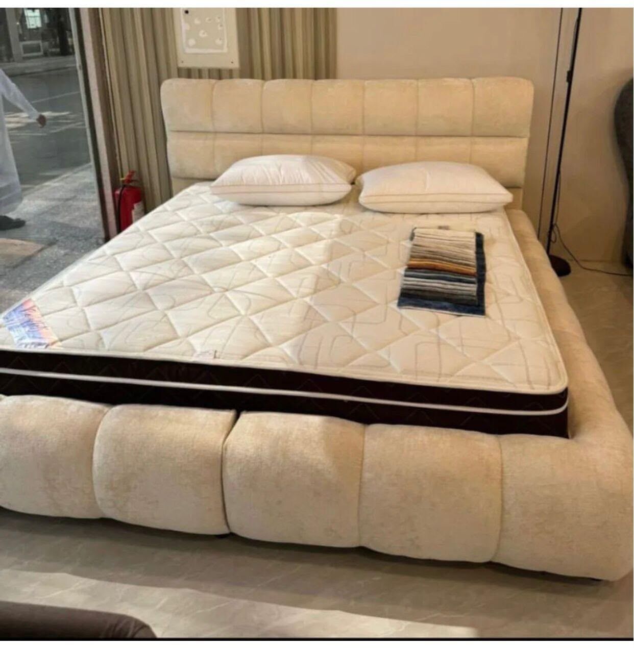 Jeddah, Furniture, SAR 1,  New Classic Luxurious Decore Beds Available At Affordable Price
