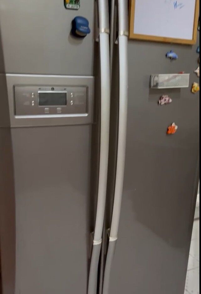 Jeddah, Household Items, SAR 2200,  FRIDGE + FREEZER/ Double Door / DAEWOO / Good Working Condition