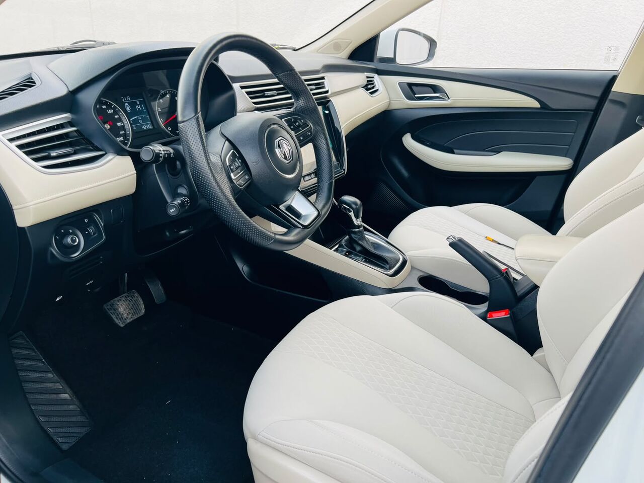 Riyadh, Vehicles, Cars & Trucks , SAR 33000,  MG 5,  2024,  Automatic,  46000 KM,  SAR 27000, Renault Symbol, 2020, , 45000 KM,VERY NEAT AND CLEAN&ndash; LOOKS Brand New