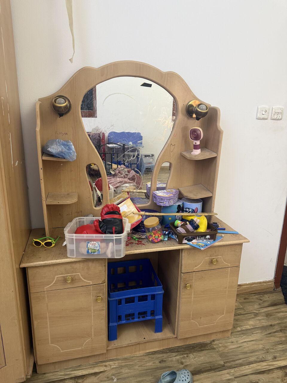 Riyadh, Furniture, SAR 90,  Wooden Bedroom Wardrobe And Dressing Table