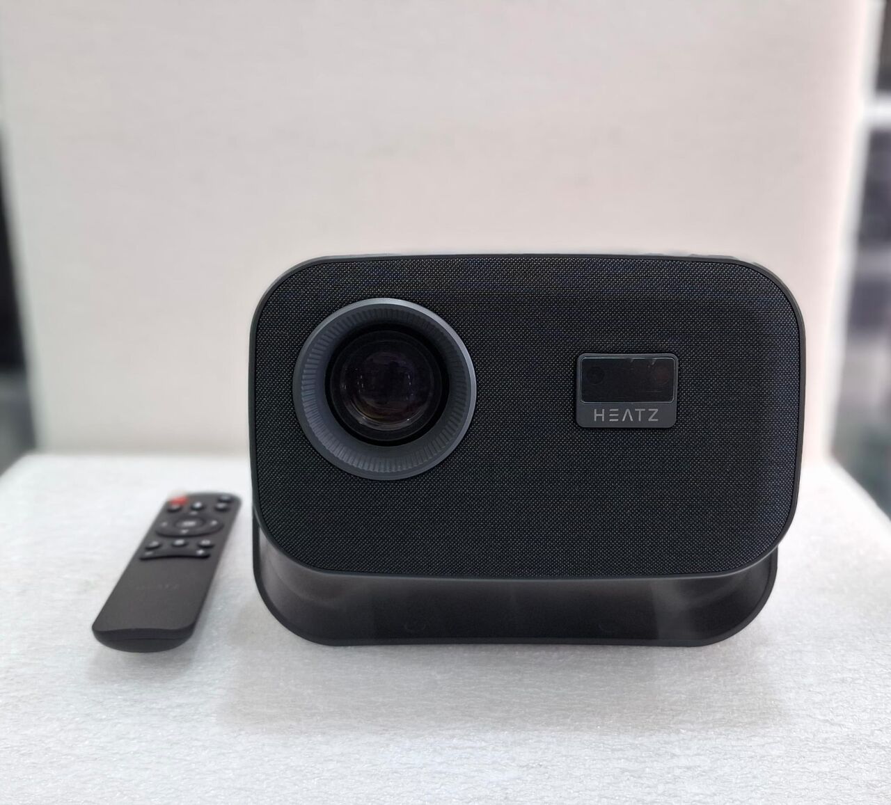 Isa Town, Electronics, BHD 32,  Brand New 4K Smart Android WIFI Projector (Built-In Play Store) Mobile Screen Sharing