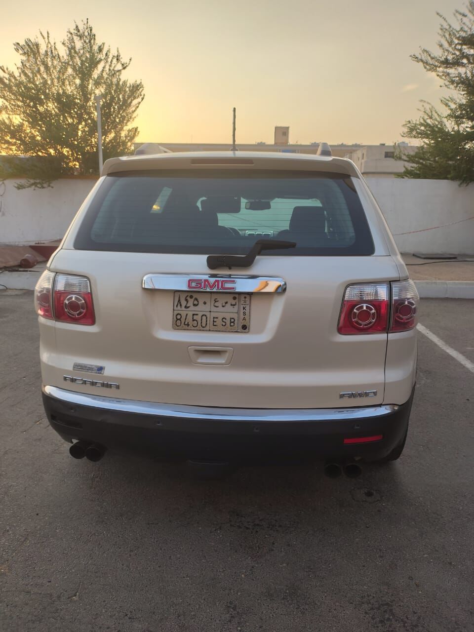 Yanbu, Vehicles, Cars & Trucks , SAR 20000,  Gmc Acadia,  2011,  Automatic,  250000 KM,  Car For Sale