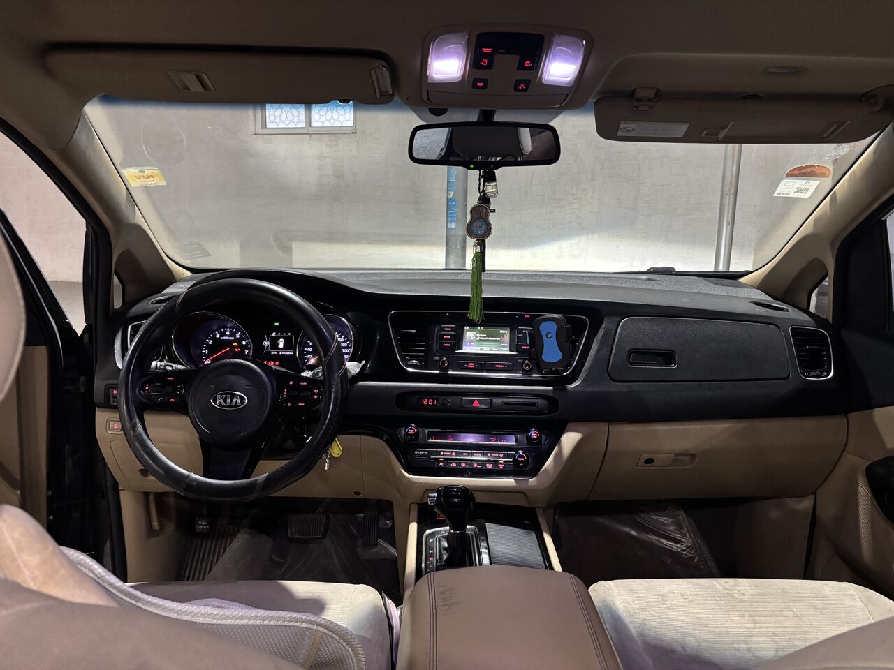 Jubail, Vehicles, Cars & Trucks , SAR 3400,  Kia Carnival,  2016,  Automatic,  270 KM,  Quick Sale Kia Grand Carnival- Bargain