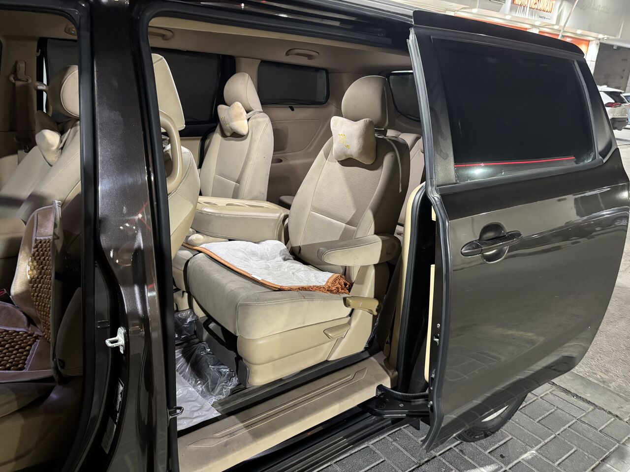 Jubail, Vehicles, Cars & Trucks , SAR 3400,  Kia Carnival,  2016,  Automatic,  270 KM,  Quick Sale Kia Grand Carnival- Bargain