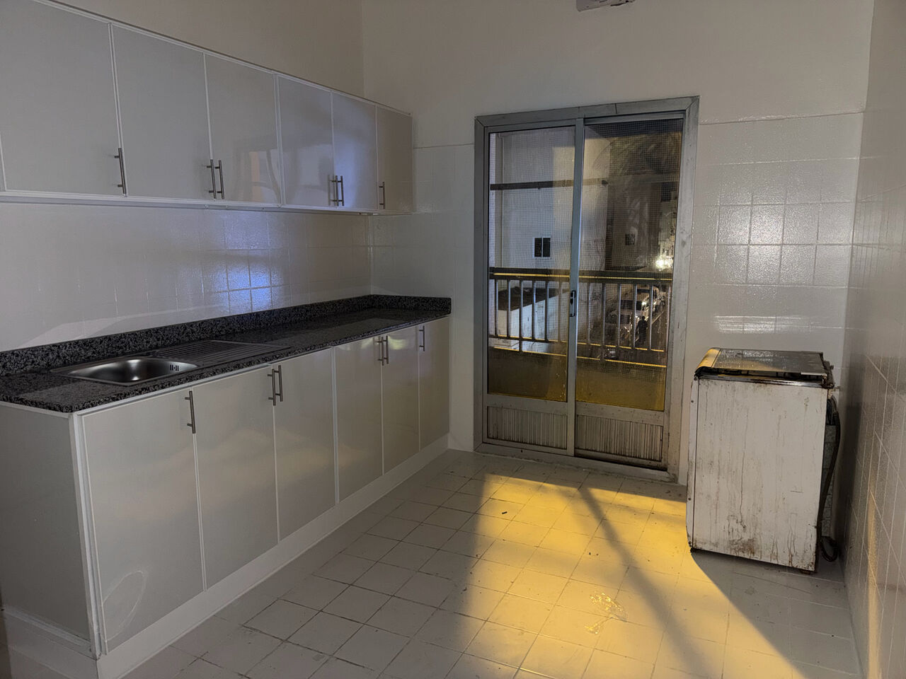 Salmaniya, Apartments, Flats, Houses & Villas, BHD 160/month,  2 BR,  2 Bedroom Flat For Rent  Without Ewa