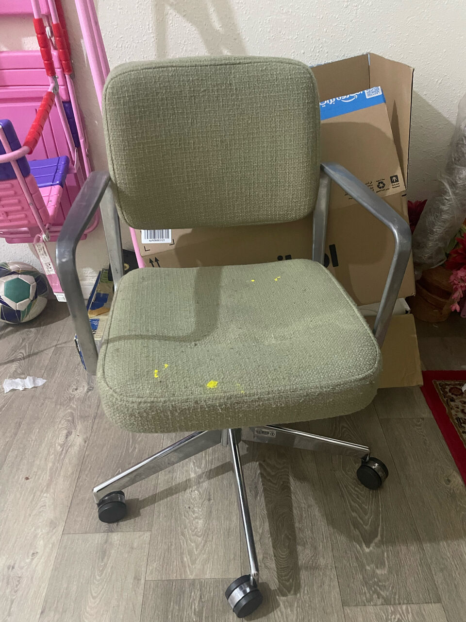 Jeddah, Furniture, SAR 20,  Swivel Chair