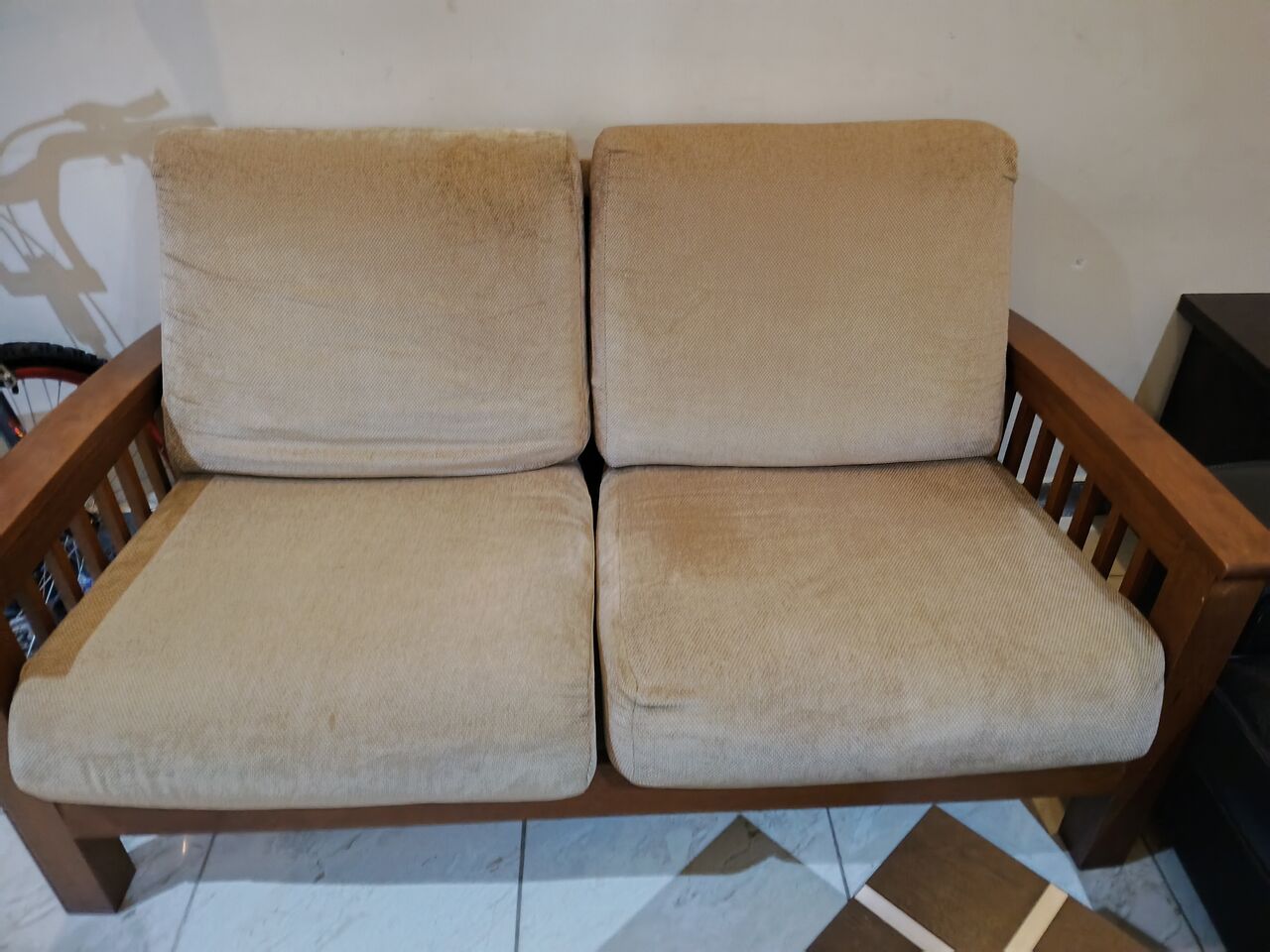 Al Aziziyah, Furniture, SAR 1200,  Sofa 3 + 2 + 1 Seater - Centerpoint Wooden Sofa With Beige Cushions &ndash; Great Condition