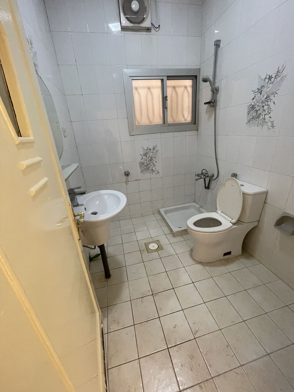 Riyadh, Villas, SAR 1900,  Villa Portion For Rent