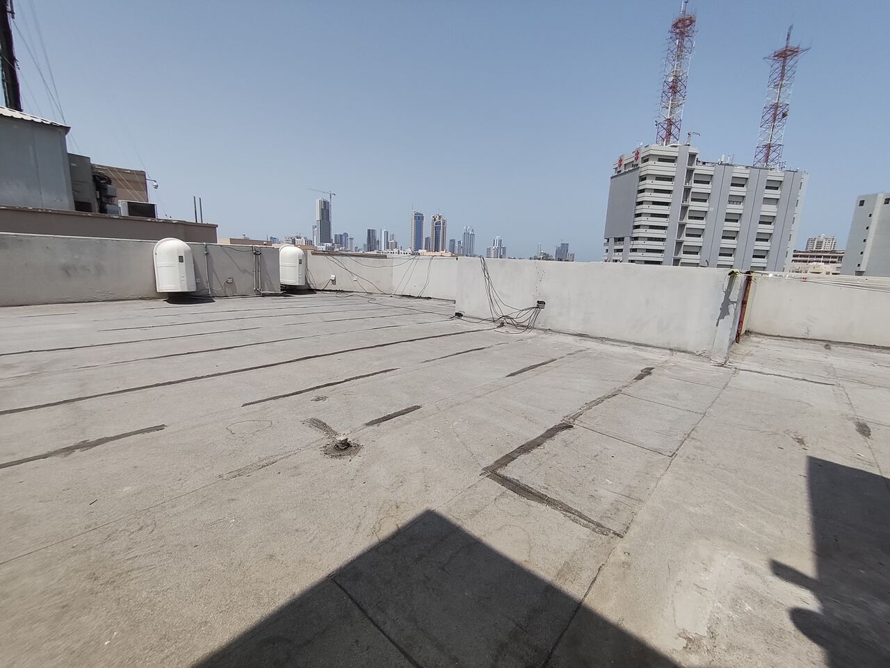 Salmaniya, Apartments, Flats, Houses & Villas, BHD 100/year,  1 BR,  Salmaniya:- Rooftop Unfurnished Studio Flat On Rent..