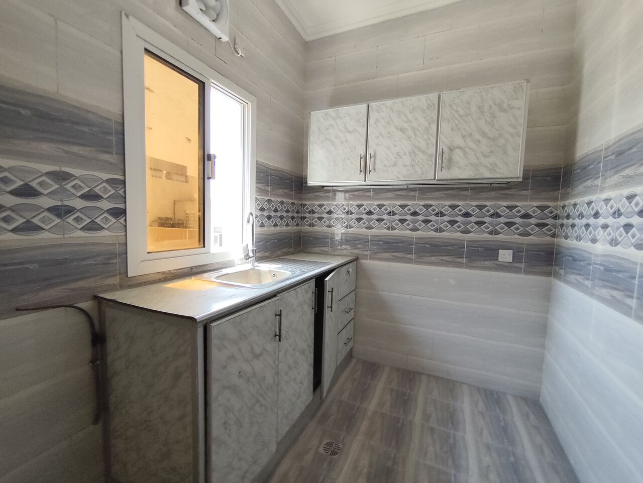 Salmaniya, Apartments, Flats, Houses & Villas, BHD 100/year,  1 BR,  Salmaniya:- Rooftop Unfurnished Studio Flat On Rent..