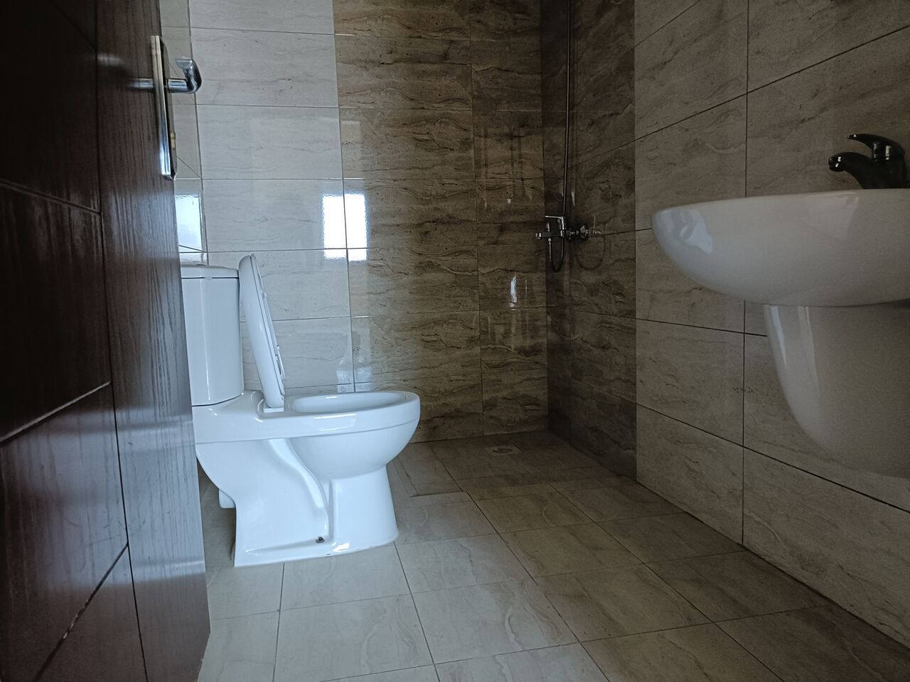 Adliya, Apartments, Flats, Houses & Villas, BHD 250/month,  2 BR,  120 Sq. Meter,  Semi Furnished 2bhk With Ewa