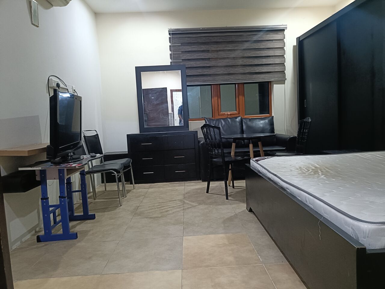 Adliya, Apartments, Flats, Houses & Villas, BHD 180/month,  Furnished,  Studio,  80 Sq. Meter,  Fully Furnished Studio Flat With Unlimited Ewa
