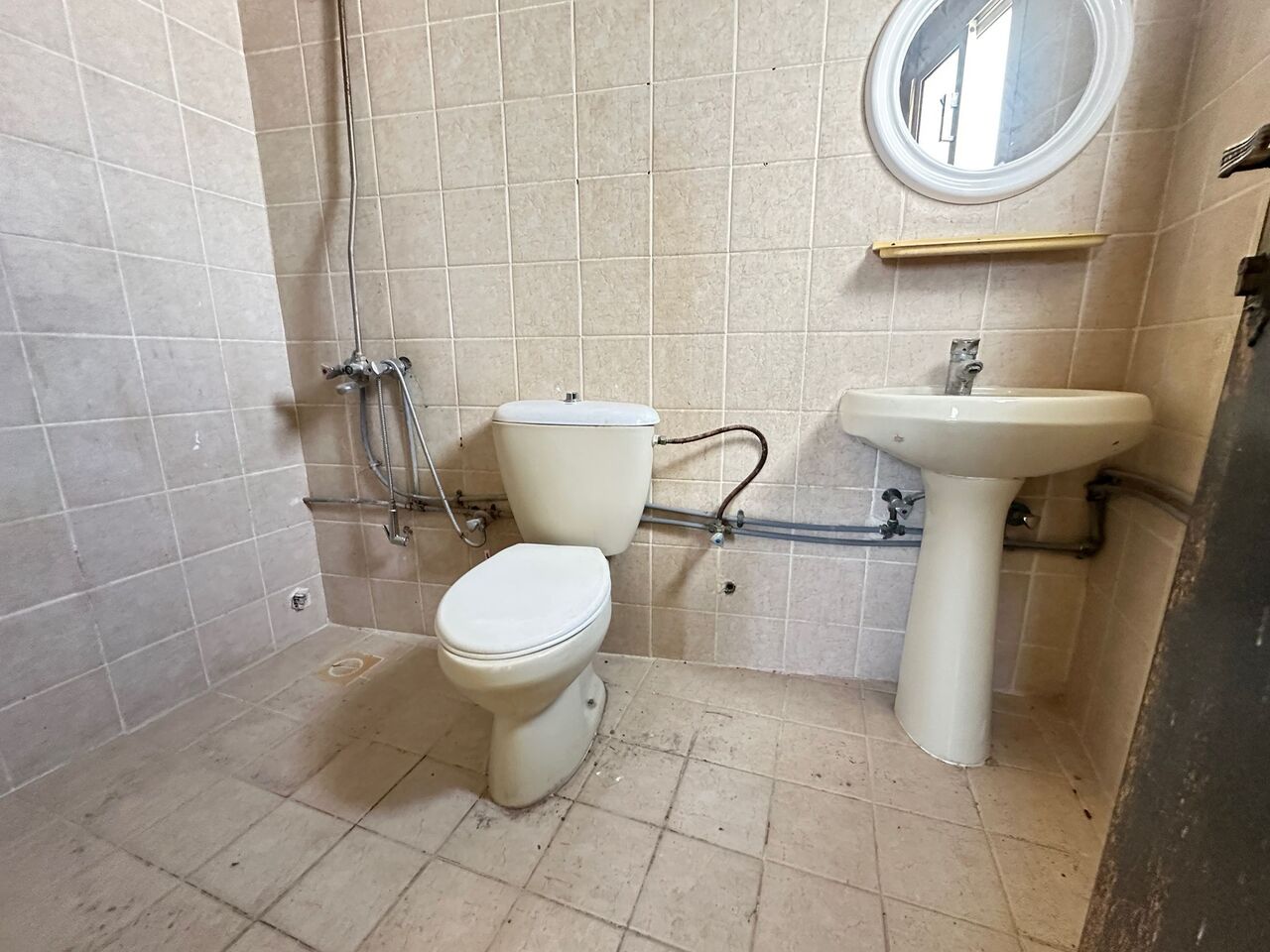 Mahooz, Apartments, Flats, Houses & Villas, BHD 80/year,  1 BR,  Mahooz:- Rooftop Studio Flat On Rent..