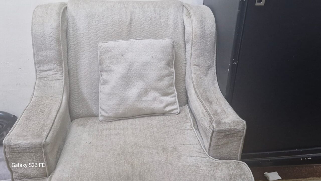 Riyadh, Furniture, SAR 300,  7-Seater Reclining Sofa For Sale Price 300 🛋️
