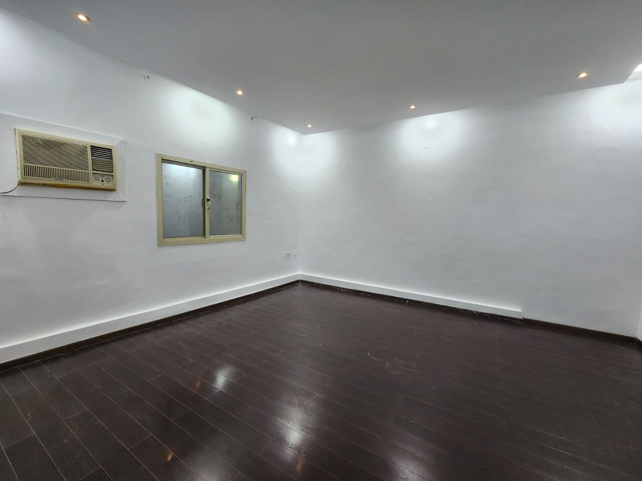 Muharraq, Apartments, Flats, Houses & Villas, BHD 160/month,  3 BR,  Sami Furnished 3 Bedroom Apartment For Rent In Muharraq  Without EWA