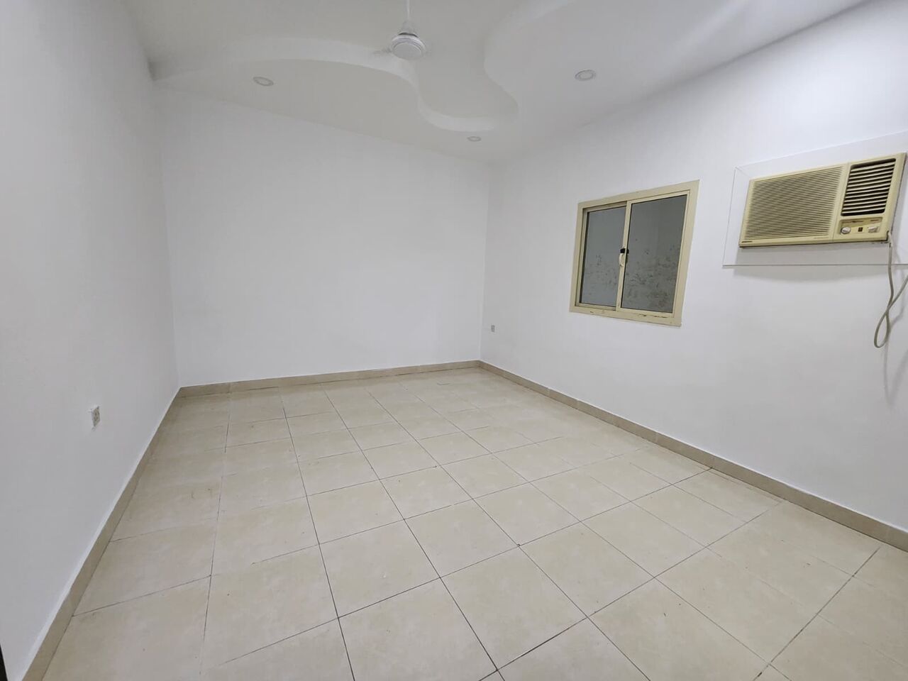 Muharraq, Apartments, Flats, Houses & Villas, BHD 160/month,  3 BR,  Sami Furnished 3 Bedroom Apartment For Rent In Muharraq  Without EWA