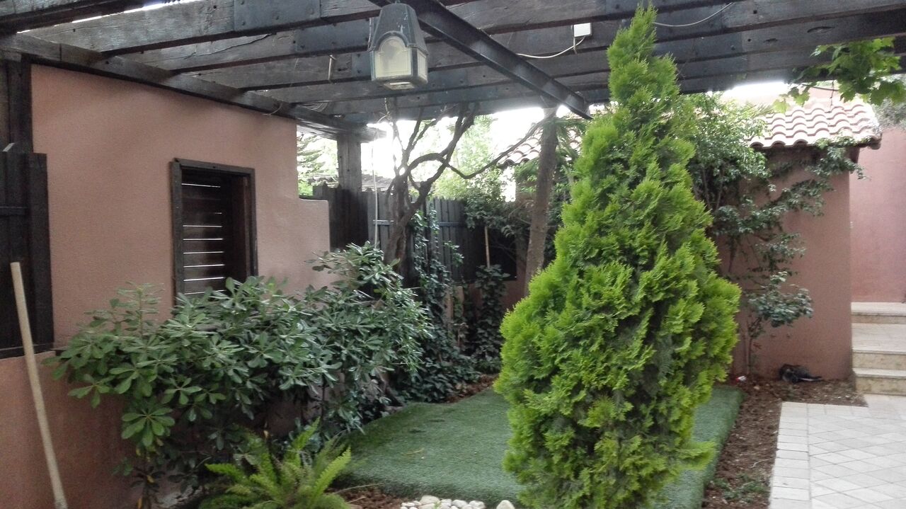 Abdoun, Apartments, Flats, Houses & Villas, JOD 190/month,  Furnished,  Studio,  Furnished Ground-Floor With Garden - Utilities Included