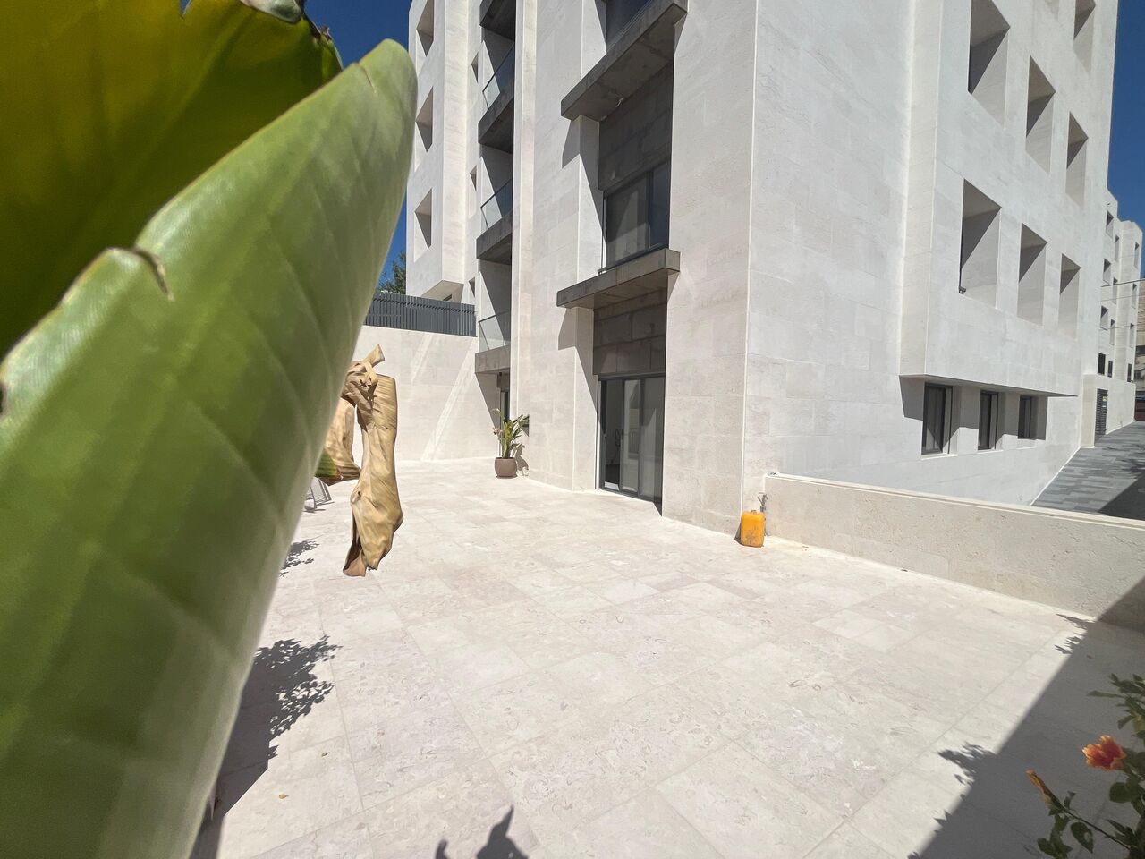 Amman, Apartments, Flats, Houses & Villas, JOD 25000/year,  4 BR,  220 Sq. Meter,  Apartments For Rent