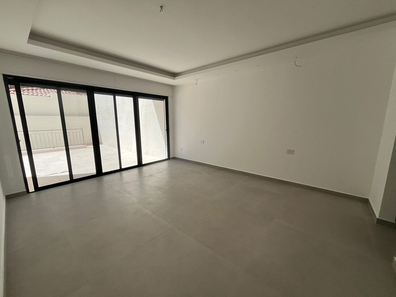 Amman, Apartments, Flats, Houses & Villas, JOD 25000/year,  4 BR,  220 Sq. Meter,  Apartments For Rent