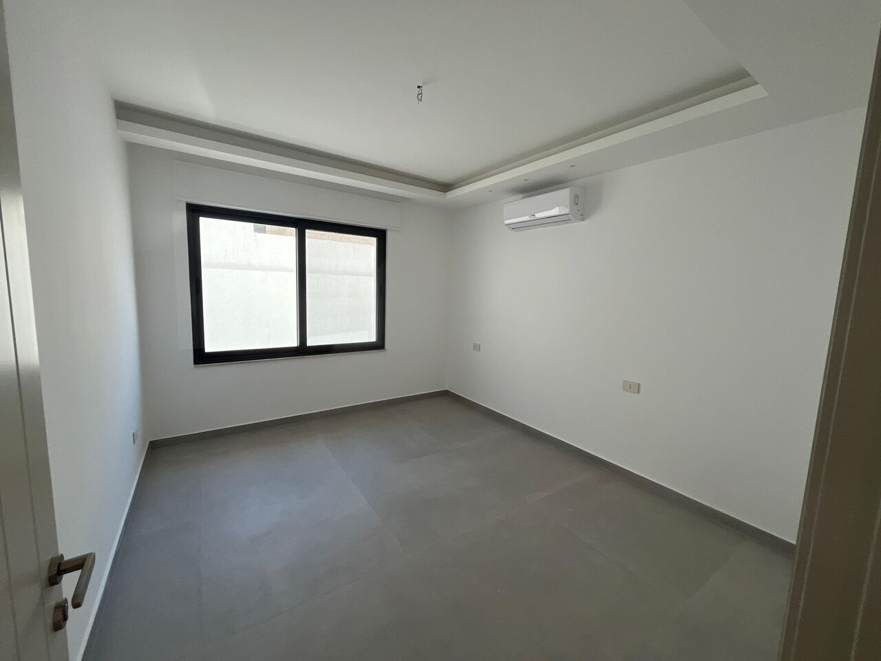 Amman, Apartments, Flats, Houses & Villas, JOD 25000/year,  4 BR,  220 Sq. Meter,  Apartments For Rent