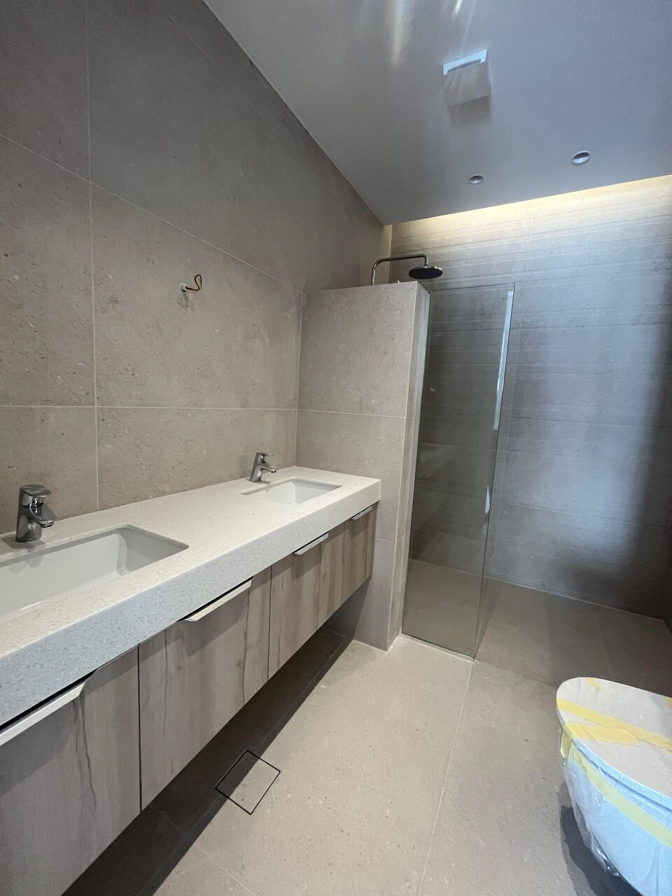 Amman, Apartments, Flats, Houses & Villas, JOD 25000/year,  4 BR,  220 Sq. Meter,  Apartments For Rent