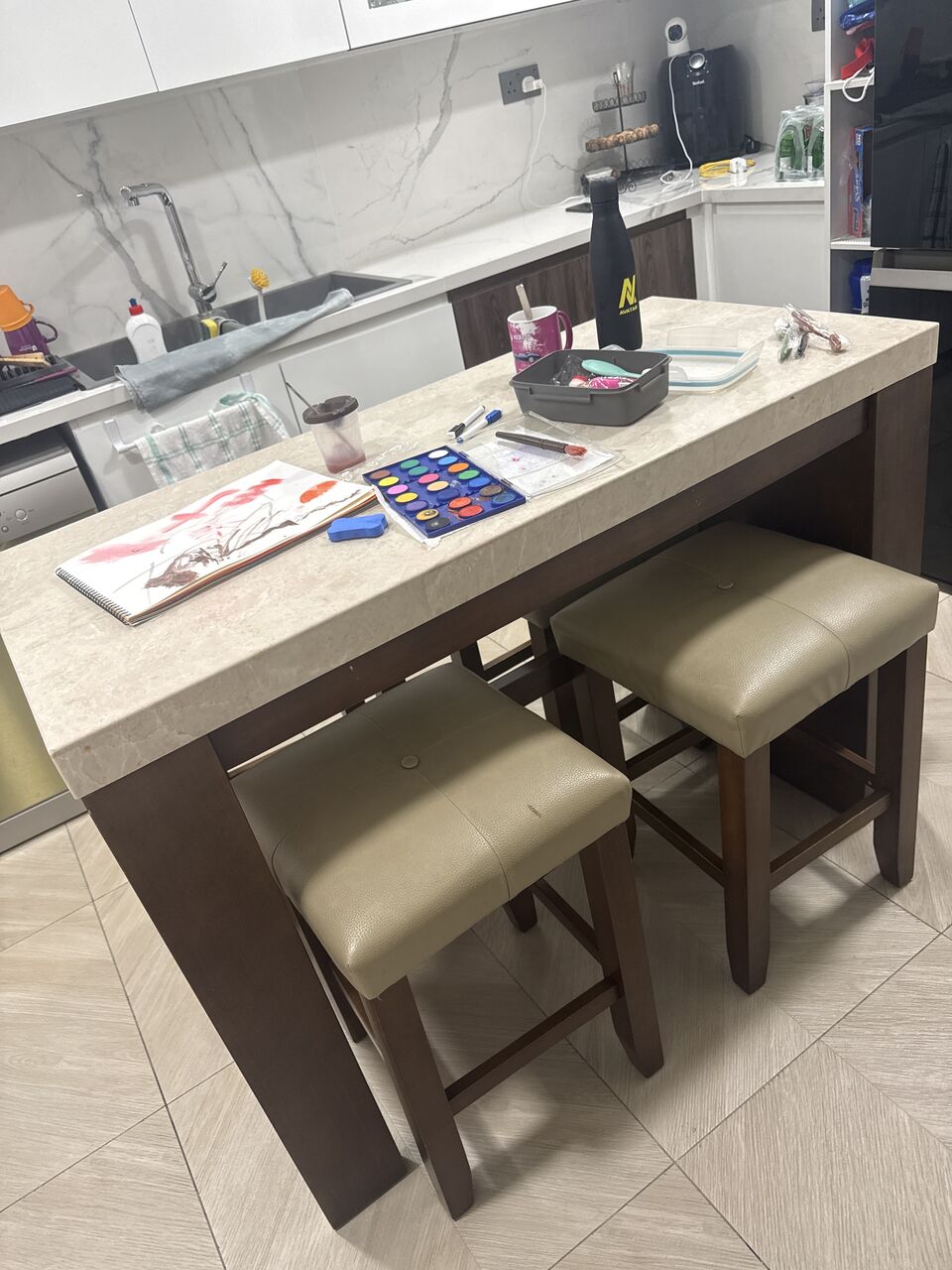 Salamah, Furniture, SAR 500,  Table (Stand) With 4 Chairs From Home Center