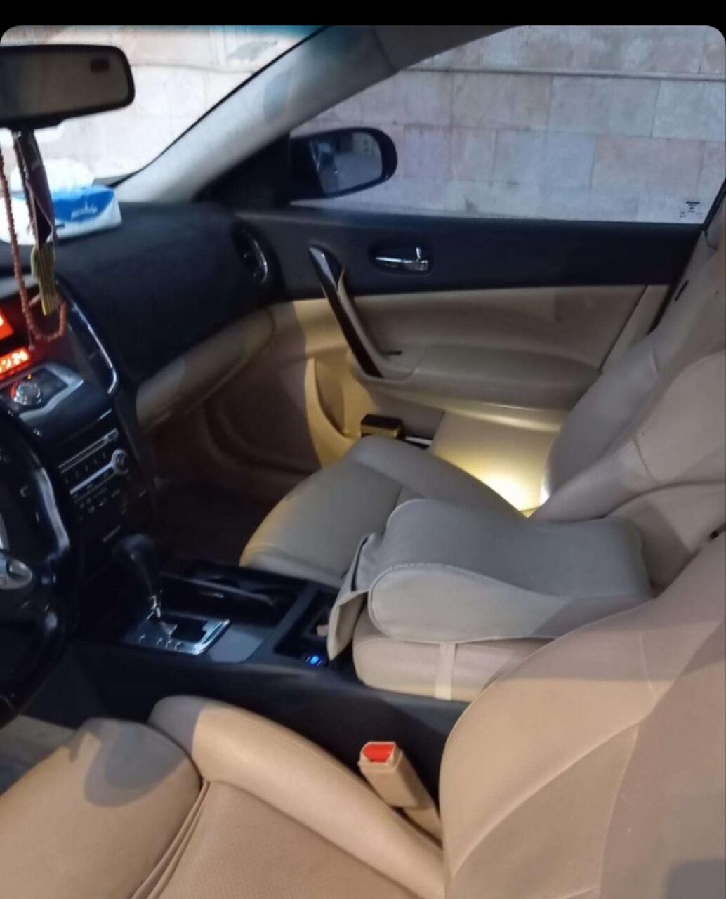Jeddah, Vehicles, Cars & Trucks , SAR 22000,  Nissan Maxima,  2010,  Automatic,  400000 KM,   Full  For Sale In Jeddah