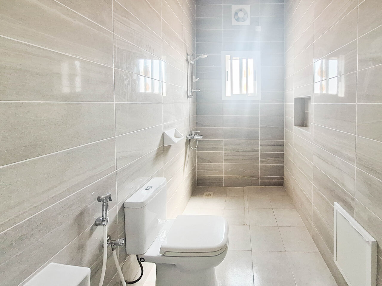 Sanabis, Apartments, Flats, Houses & Villas, BHD 230/month,  3 BR,  For Rent An Apartment In Sanabis Area.
