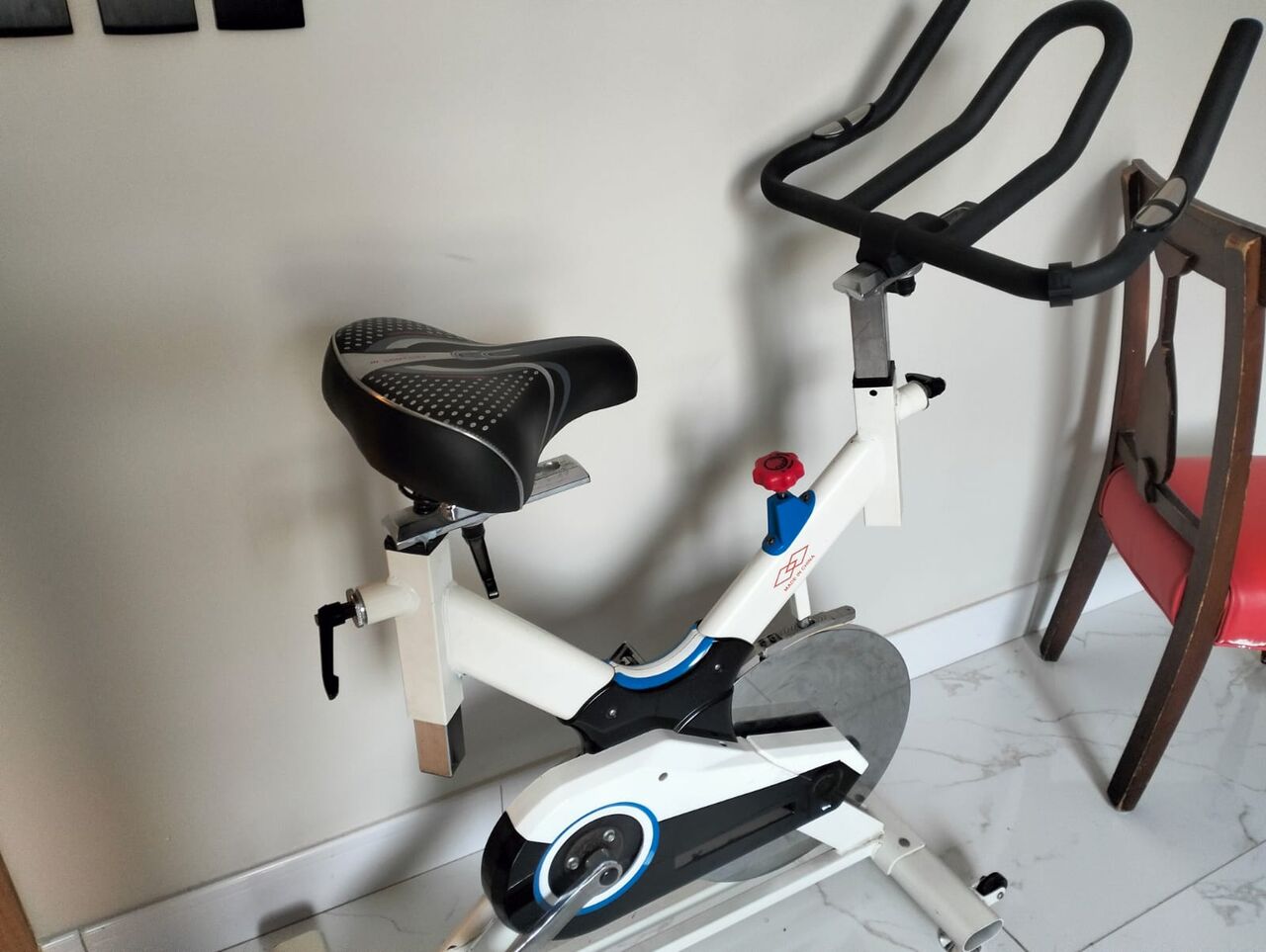 Jeddah, Household Items, SAR 150100,  Exercise Cycle & Relax Sofa
