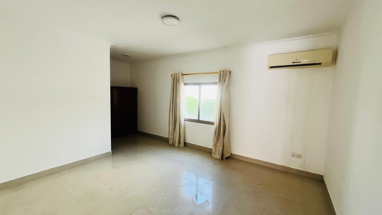 Saar, Villas, BHD 600,  3BR Semi-Furnished Two-Storey Villa For Rent In Saar