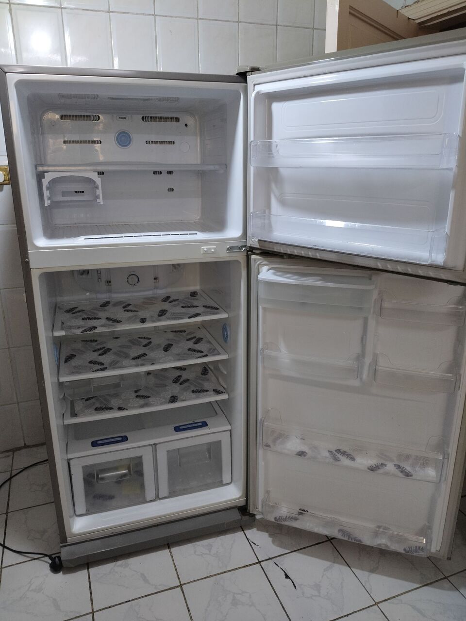 , SAR 200,  Scrap Refrigerator For Sale / ثلاجة سكراب للبيع, 2