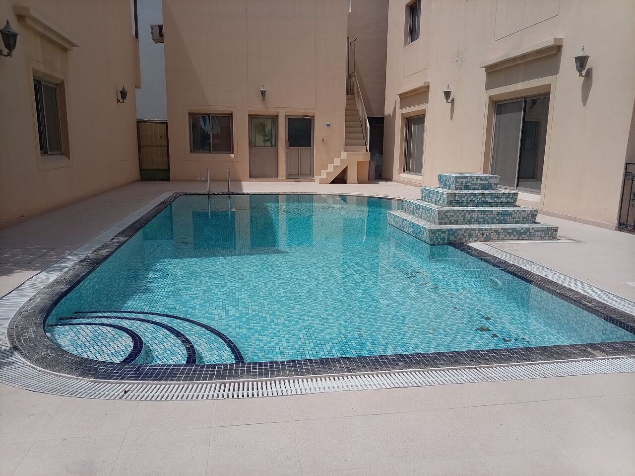 Juffair, Villas, BHD 1500,  Fully Furnished Villa 5 Bedroom 7 Bathroom With Ewa For Rent In : Juffair