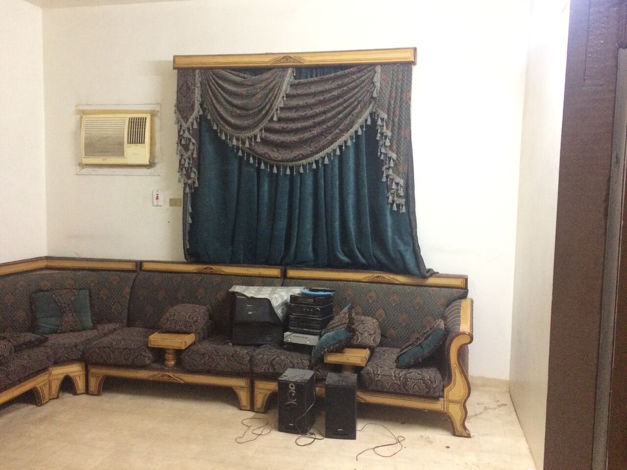 Riyadh, Furniture, SAR 250,  SHEAVY DUTY SOFA FOR SELL  8 SEATER- MURABBAH - RIYADH
