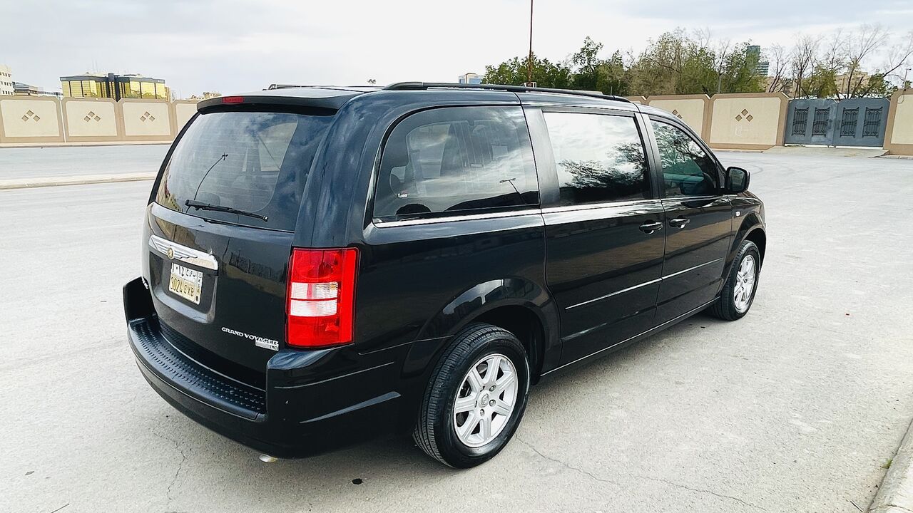 Al Malaz, Vehicles, Cars & Trucks , SAR 19000,  Chrysler Grand Voyager,  2010,  Automatic,  129500 KM,  Well Maintained / Ready To Use / Neat And Clean