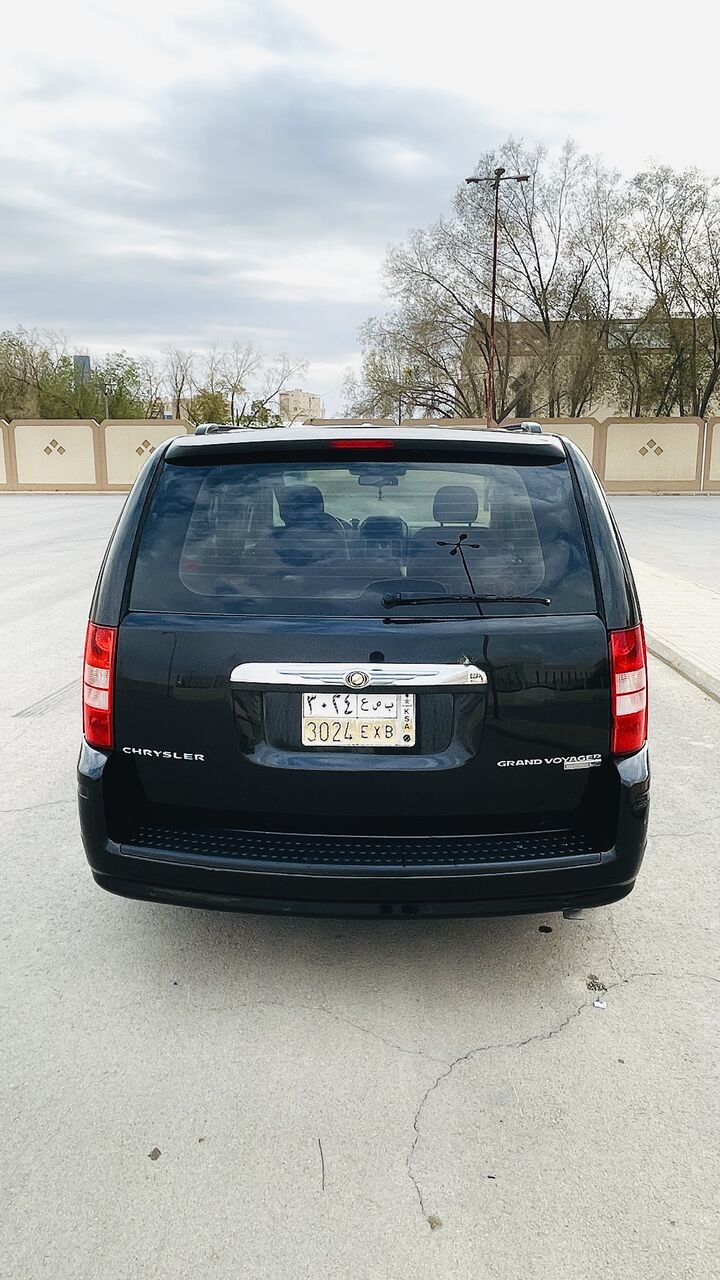Al Malaz, Vehicles, Cars & Trucks , SAR 19000,  Chrysler Grand Voyager,  2010,  Automatic,  129500 KM,  Well Maintained / Ready To Use / Neat And Clean