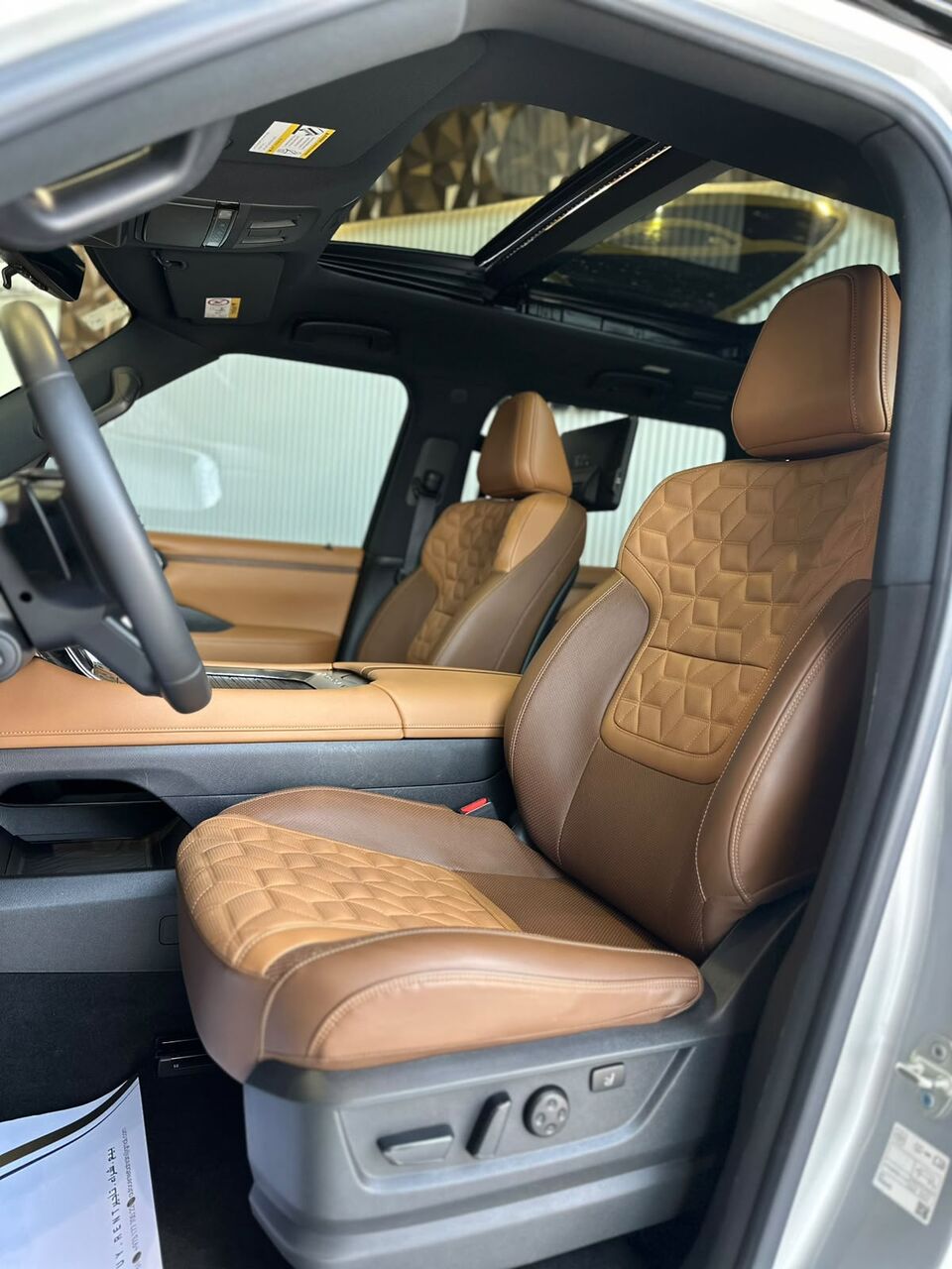 Riffa, Vehicles, Cars & Trucks , BHD 33500,  NISSAN PATROL PLATINUM V6T TWIN TURBO SILVER,  2025,  38000 KM,
